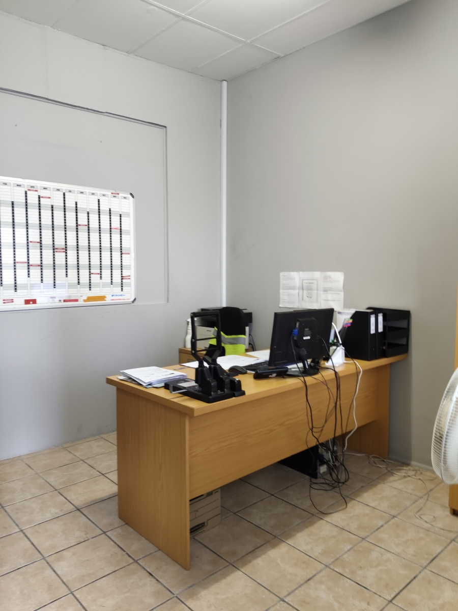 Commercial Property for Sale in Vredekloof Western Cape